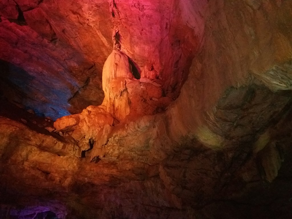 1024px-Borra_Caves_in_Araku_Valley_33